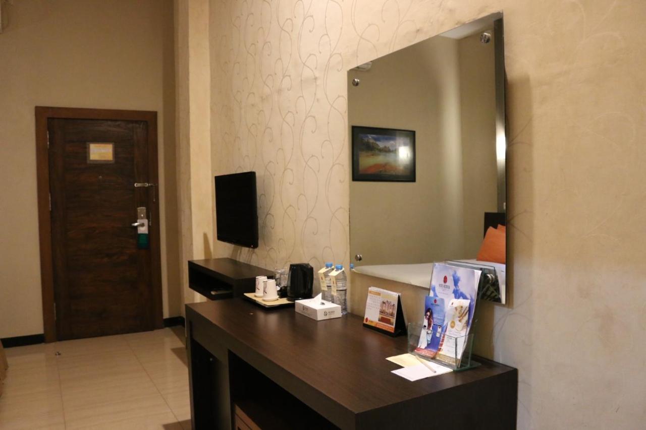 בנג'ארמאסין Hotel Roditha Banjarbaru מראה חיצוני תמונה