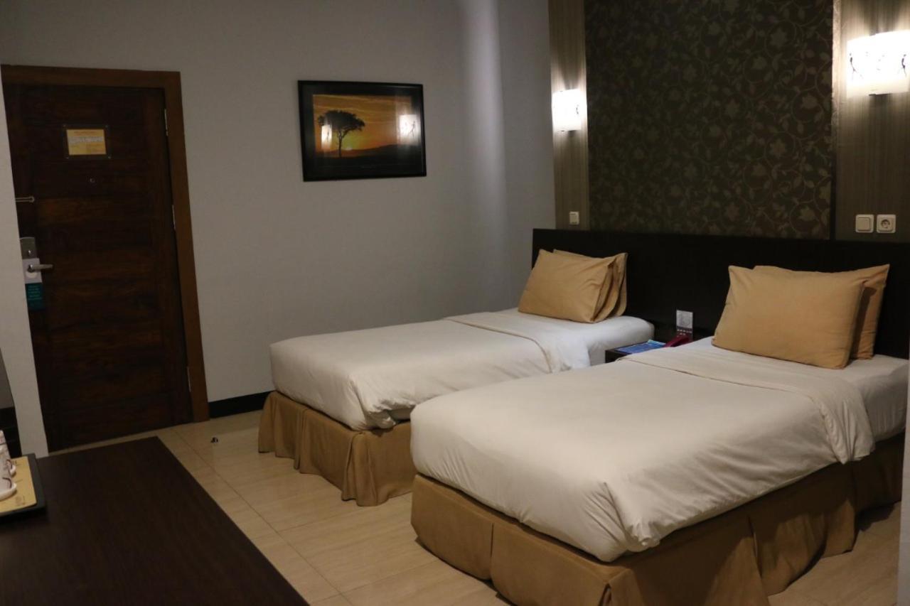 בנג'ארמאסין Hotel Roditha Banjarbaru מראה חיצוני תמונה