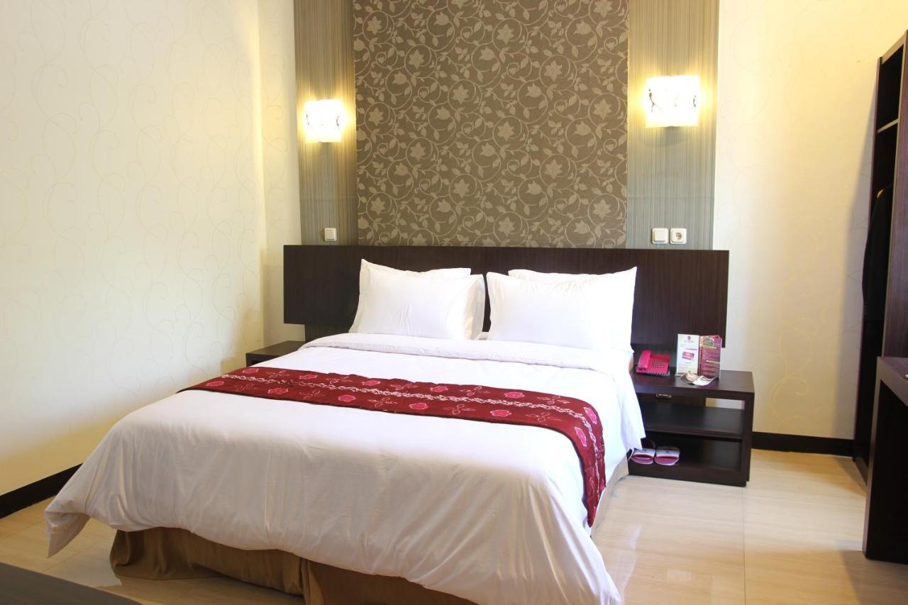 בנג'ארמאסין Hotel Roditha Banjarbaru חדר תמונה