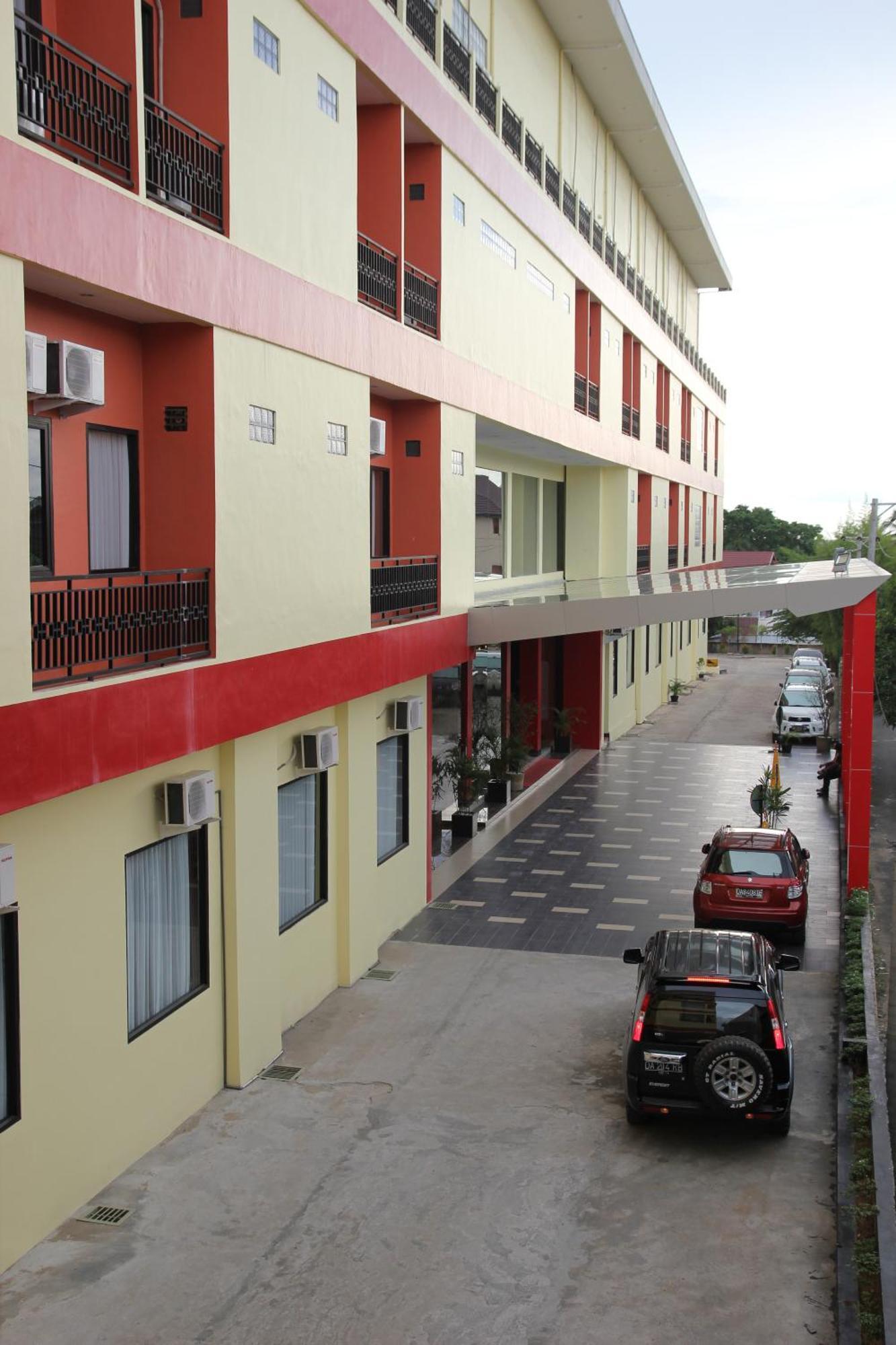 בנג'ארמאסין Hotel Roditha Banjarbaru מראה חיצוני תמונה