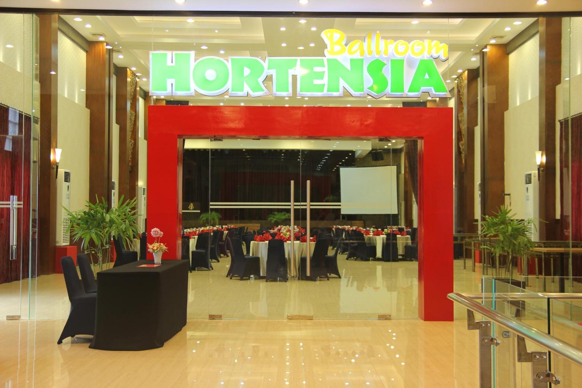 בנג'ארמאסין Hotel Roditha Banjarbaru מראה חיצוני תמונה