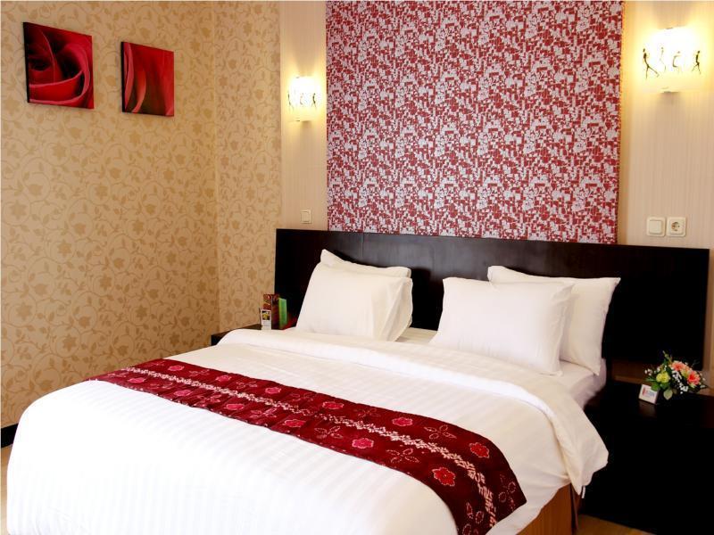 בנג'ארמאסין Hotel Roditha Banjarbaru מראה חיצוני תמונה