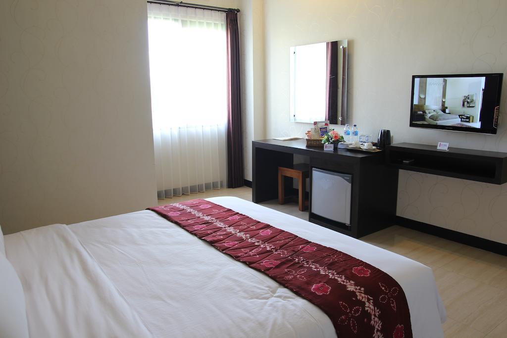 בנג'ארמאסין Hotel Roditha Banjarbaru חדר תמונה