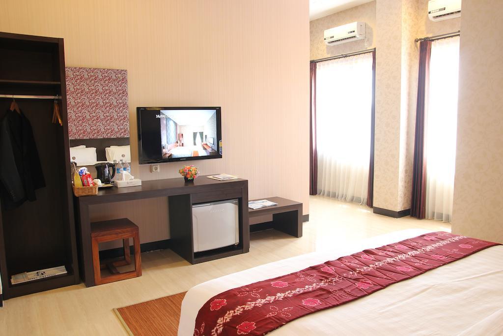 בנג'ארמאסין Hotel Roditha Banjarbaru חדר תמונה