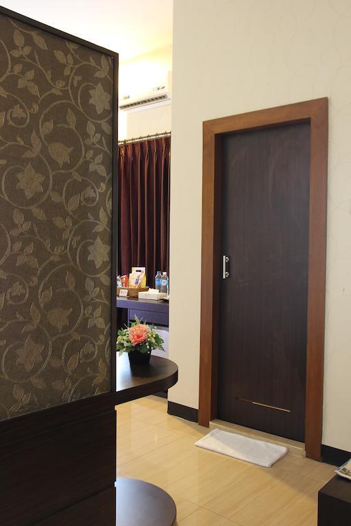 בנג'ארמאסין Hotel Roditha Banjarbaru חדר תמונה